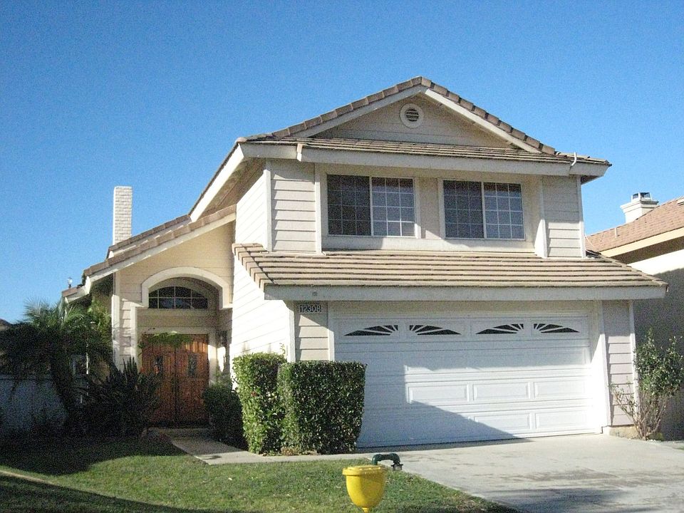 COMPLIMENTS OF PARK PLACE REAL ESTATE