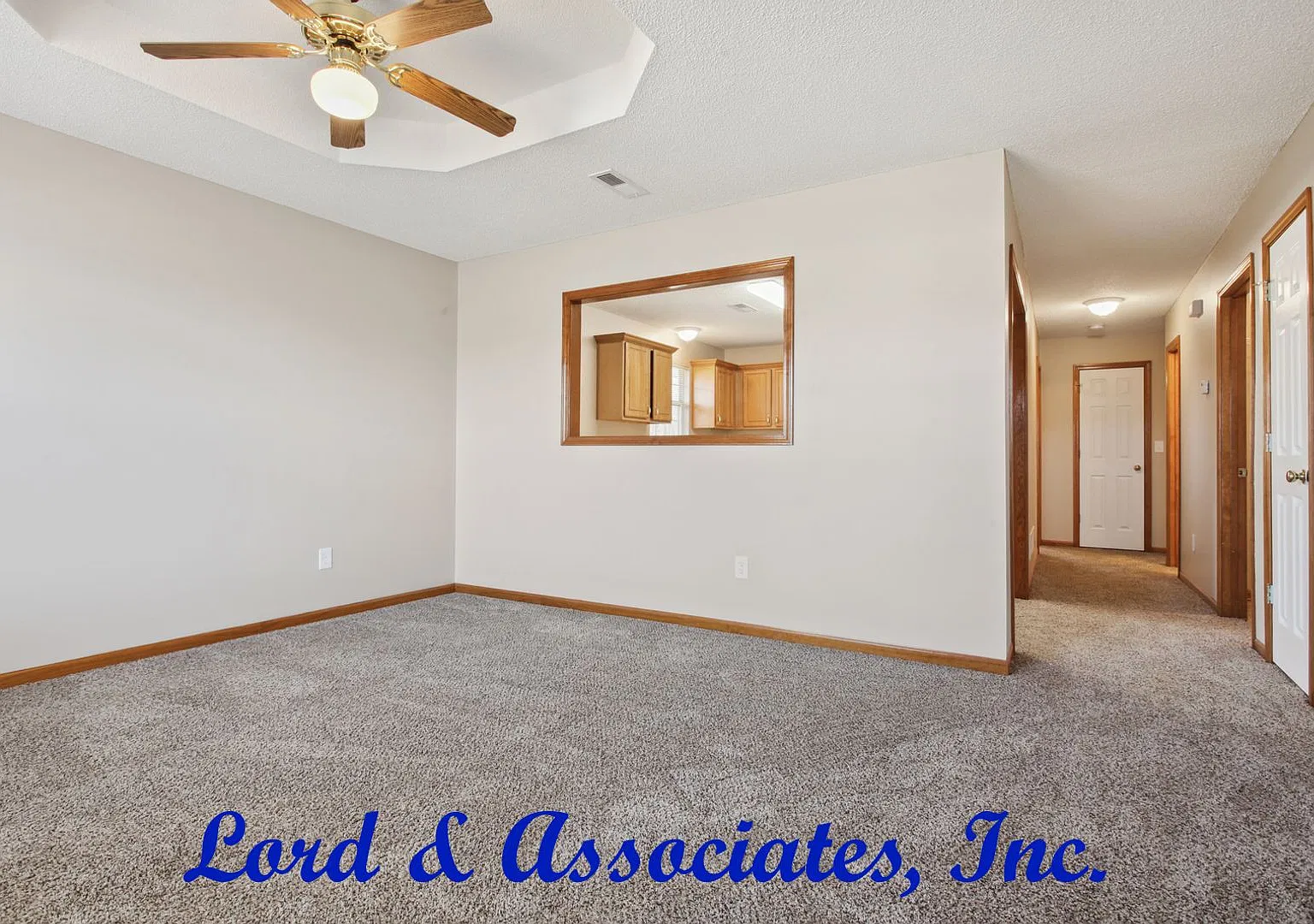 2 Bedrooms, 1.5 Baths-Grain Valley — Photo 2