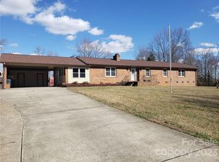 566 Hilltop Rd, Oakboro, NC 28129