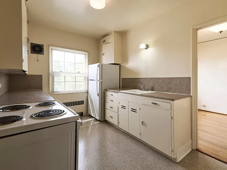 Parkview Apartments — Photo 20
