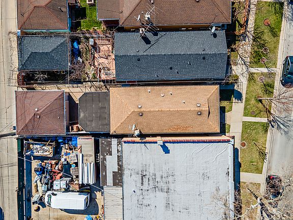 2nd image of 7615 W Addison St