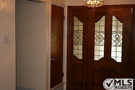 3rd image of 207 Linda Ln