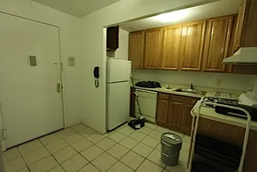 Rented by Robyn Lee, LREB