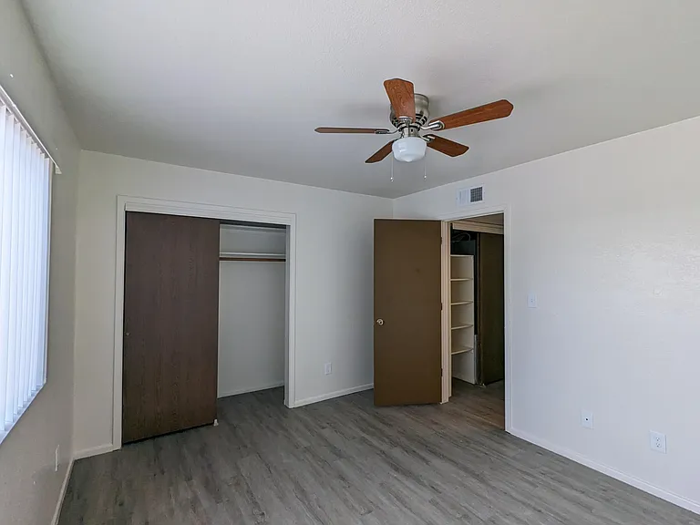 2059 N Winterhaven #101 — Photo 34