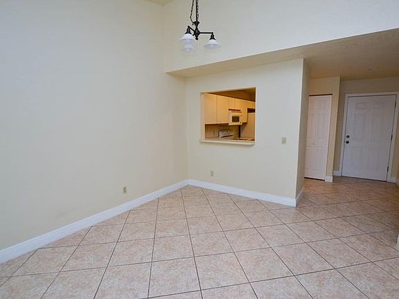 5th image of 74 Silver Park Cir