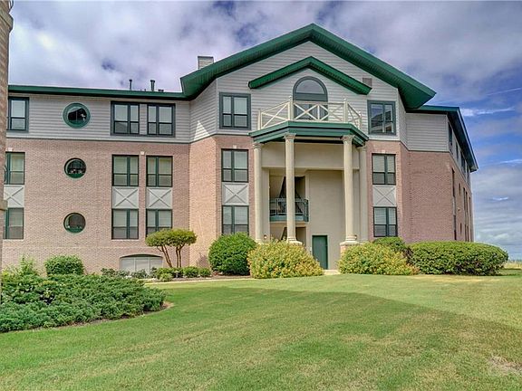 4th image of 3244 Page Ave APT 301