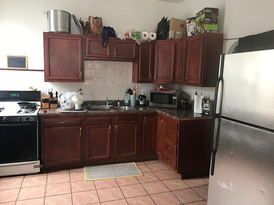 1st image of 1821 W 19th St Unit 1F