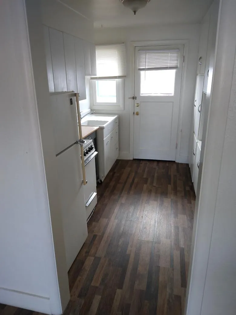 Studio, 450 sqft, $1,000 — Photo 1