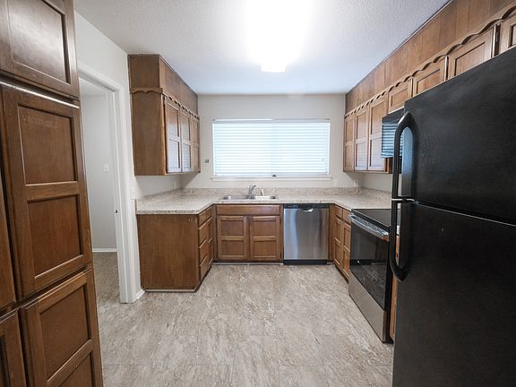 3rd image of 1056 Cottonwood Trl