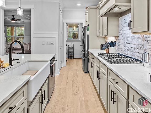 4th image of 265 Federal Street