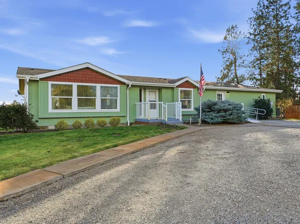 10304 E Chinook Ln, Chattaroy, WA 99003