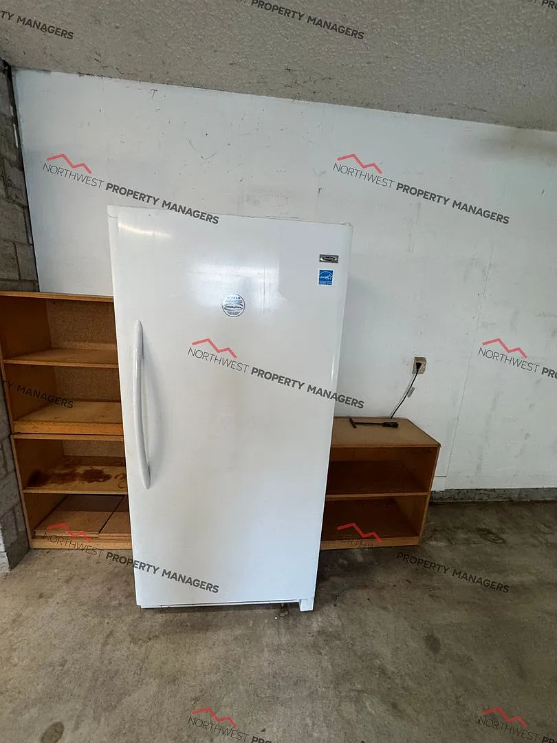 R90 | $2295 — Photo 4