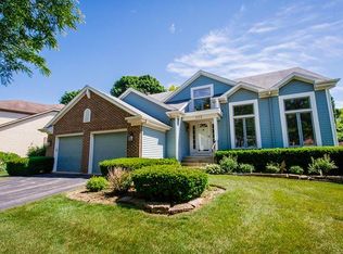 253 Southfield Dr, Vernon Hills, IL 60061