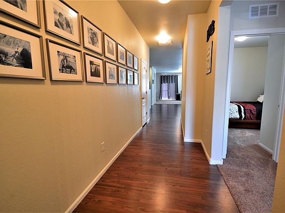 4th image of 566 Solano Dr