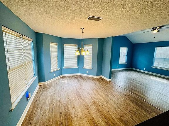 5th image of 312 Maple St