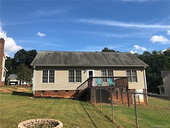 3rd image of 214 Lake Hill Ct