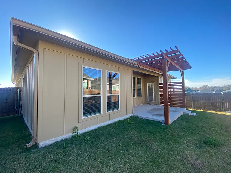 2220 Chia Ct — Photo 27