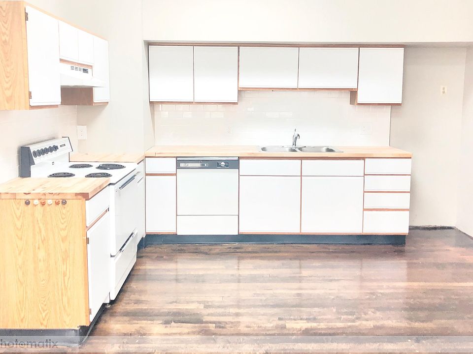 Ample Cabinet Space