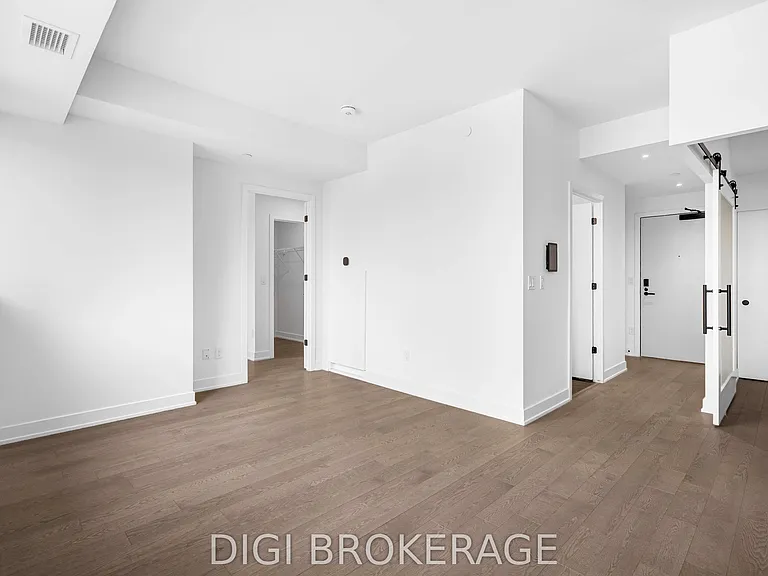 560 Rideau St #413 — Photo 23