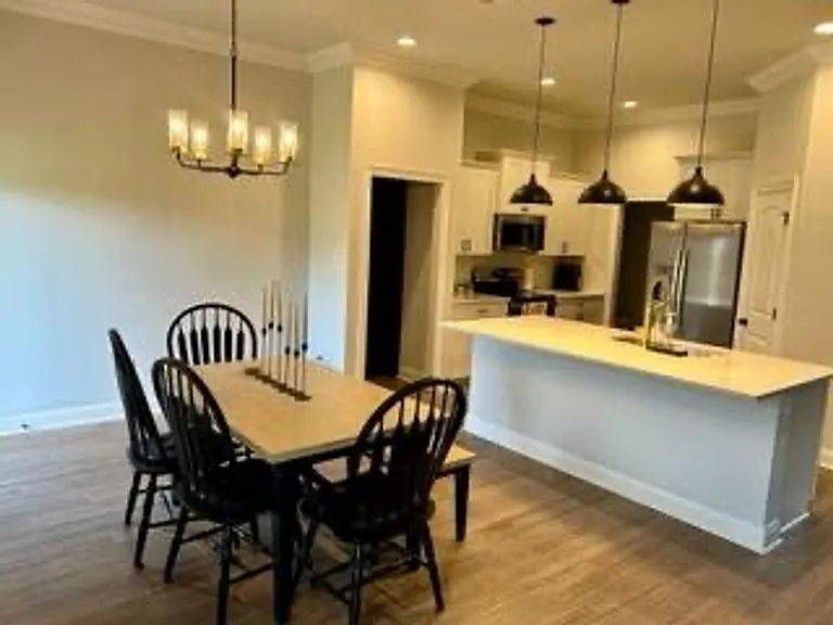 225 Barclay Blvd — Photo 6