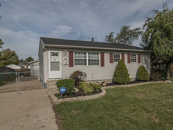 2nd image of 4128 Meadow Ln