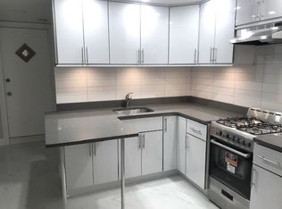 31-64 32nd St #1F, Astoria, NY 11106