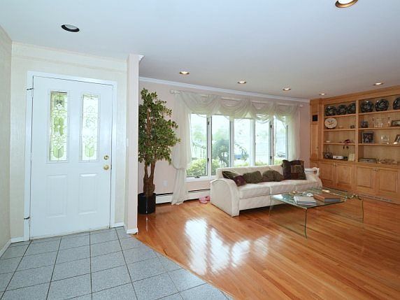 2nd image of 271 Vermont Ave