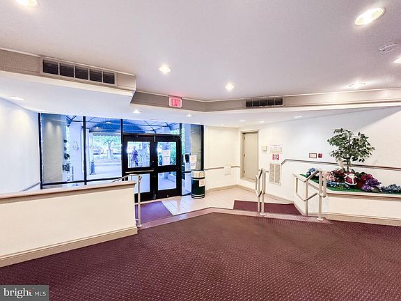 5th image of 4410 Briarwood Ct N APT 25