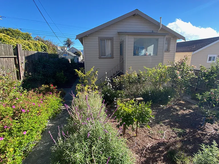561 Miller Ave — Photo 10
