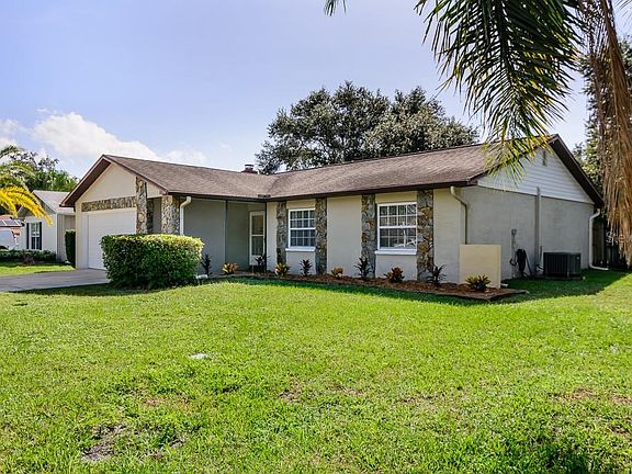 2nd image of 106 Lotus Cir