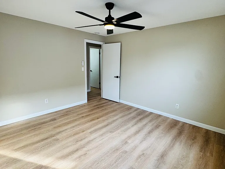 5 Walnut St #2 — Photo 7