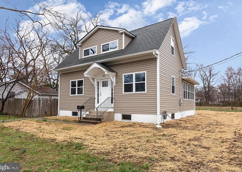 1st image of 202 Brookside Ave