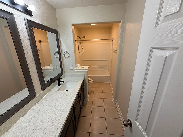 17923 Hollow Hill Ln — Photo 3