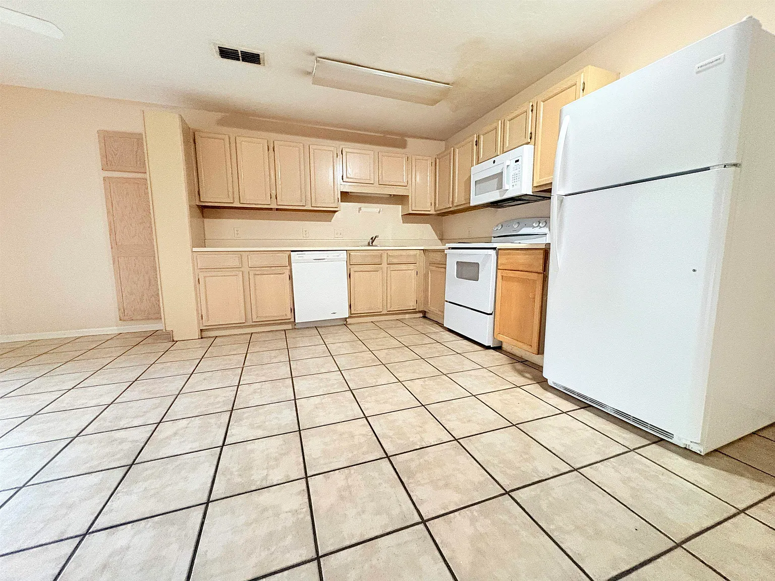 2 bed, 980 sqft, $1,195 — Photo 3