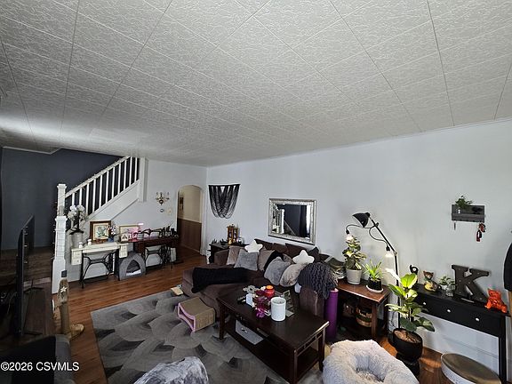 3rd image of 443 W Cherry St