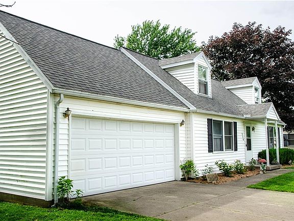 3rd image of 326 Eastview Dr