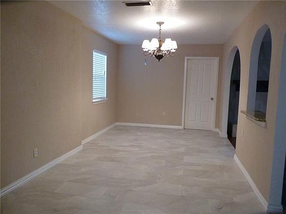 2nd image of 2305 Homestead Pl