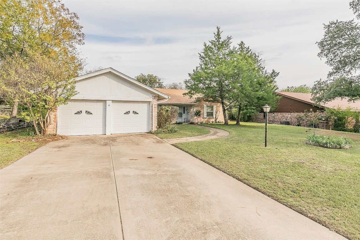 4013 Burkett Dr, Benbrook, TX 76116 Zillow