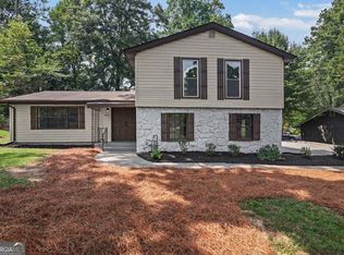 6883 Creekmoor Ln, Riverdale, GA 30296