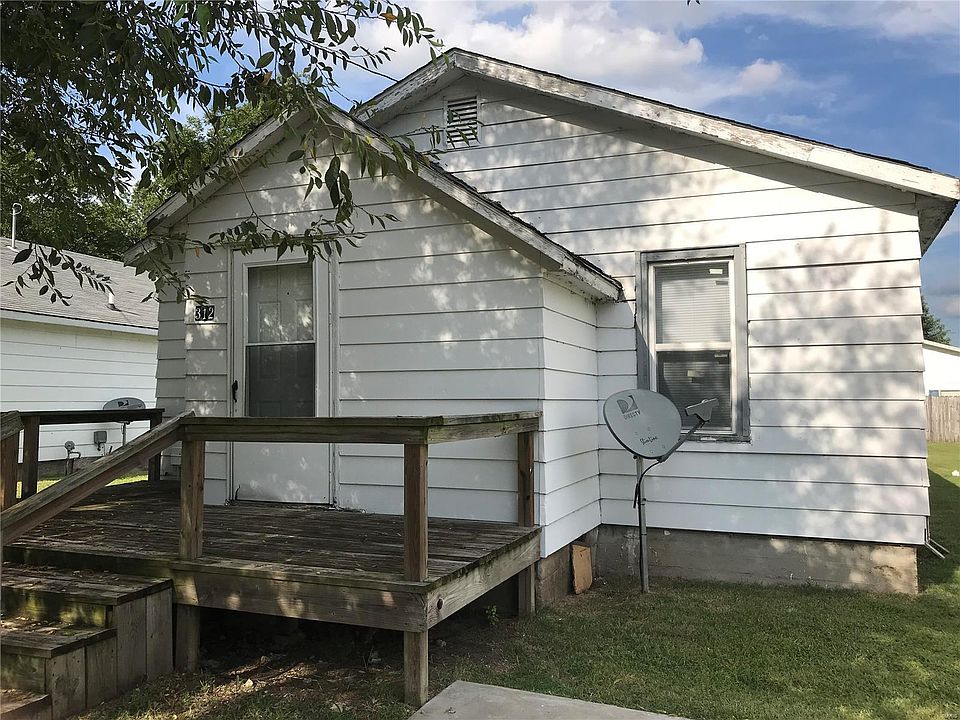 1st image of 312 Selma St