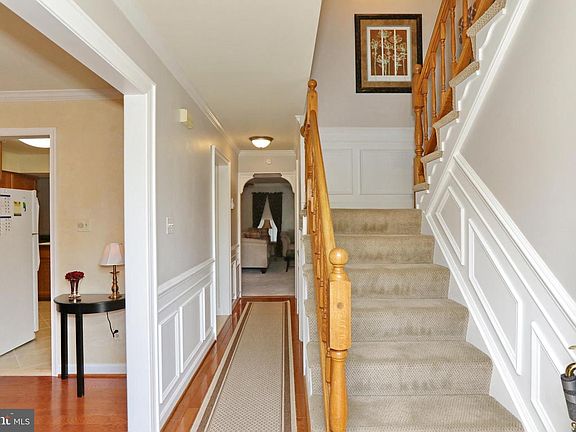3rd image of 135 Huckleberry Dr