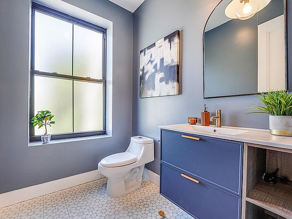 2nd image of 81 Astor Pl #2A