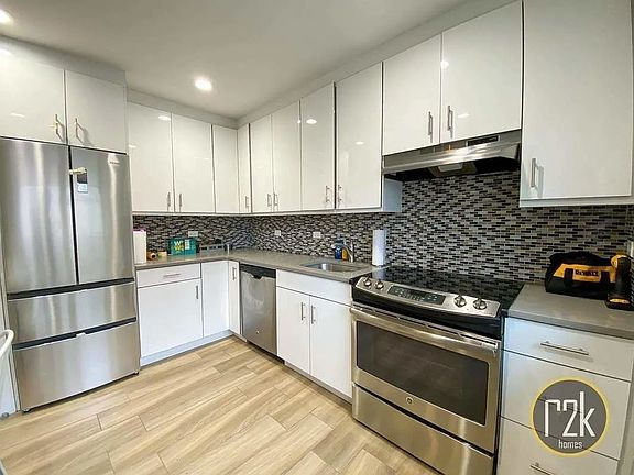 3rd image of 21-03 31st Ave #7A