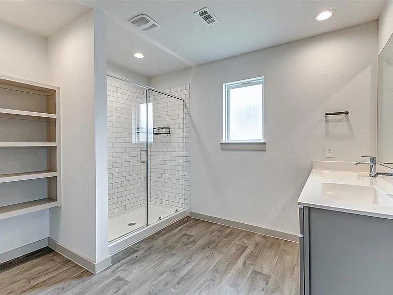 1731 William Scott St — Photo 28