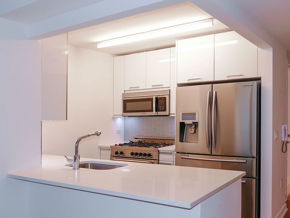 1st image of 227 W 77th St APT 10L