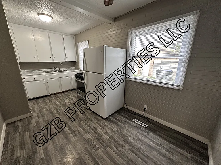 1719 4th Ave — Photo 3