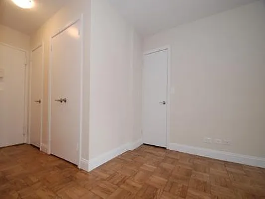 Rented by Buchbinder & Warren | media 30