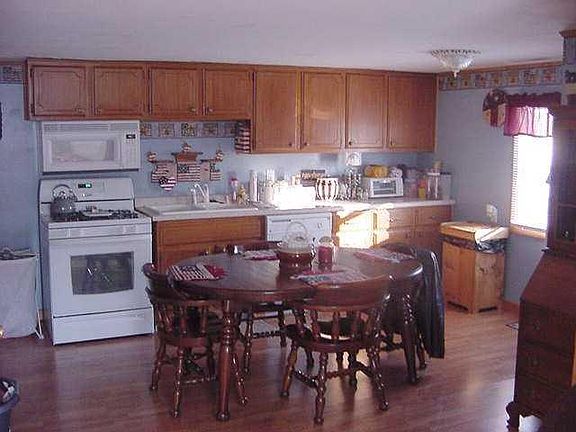 3rd image of 1012 E Broadway St