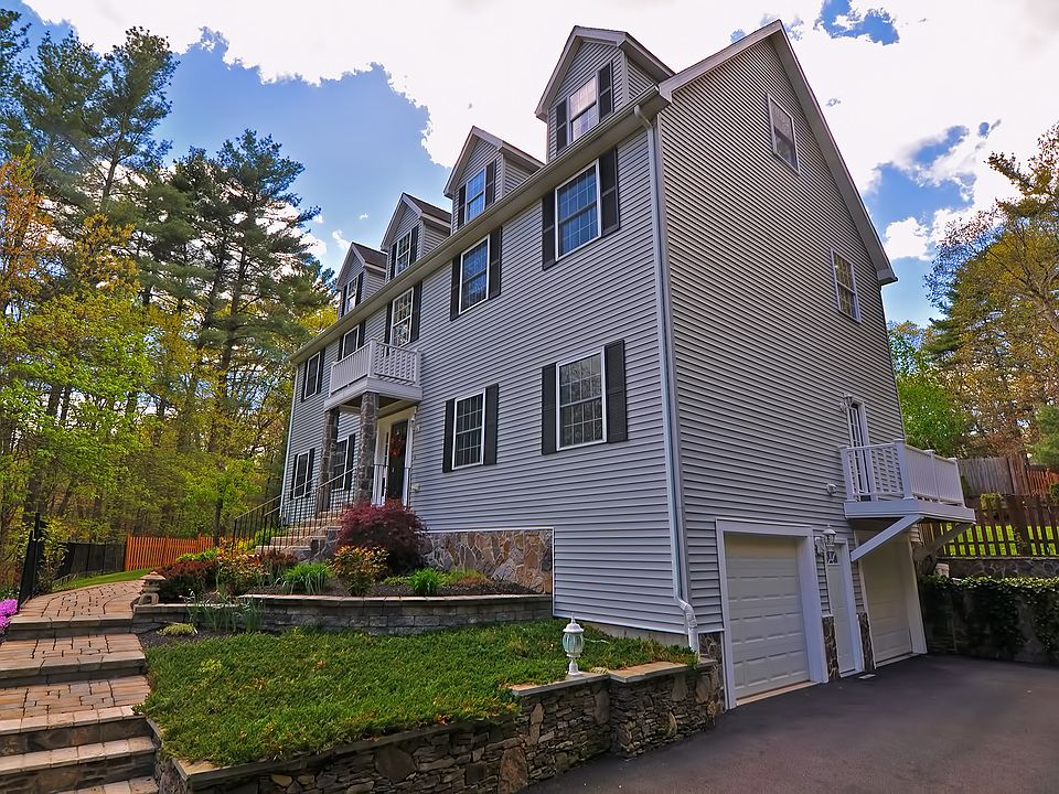 1st image of 6 Whites Pond Dr