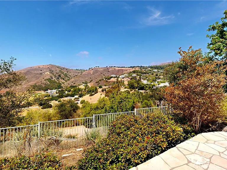 3339 Paseo Del Sol — Photo 37